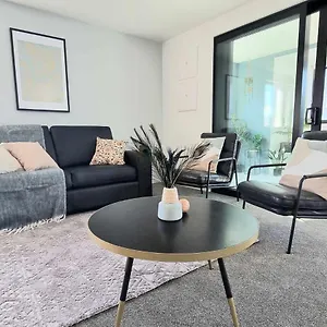 Brand New Luxury 3br In Cbd Apartment